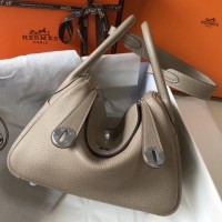 Hermes Lindy 26cm Bag In Gris Tourterelle Clemence Leather PHW Hermes Lindy 26cm Bag In Gris Tourterelle Clemence Leather PHW