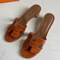 Hermes Oasis Sandals In Brown Shiny Niloticus Crocodile Hermes Oasis Sandals In Brown Shiny Niloticus Crocodile