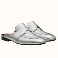 Hermes Catena Mules In Silver Metallic Calfskin Hermes Catena Mules In Silver Metallic Calfskin