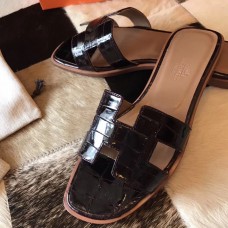 Hermes Oran Sandals In Burgundy Shiny Niloticus Crocodile Hermes Oran Sandals In Burgundy Shiny Niloticus Crocodile