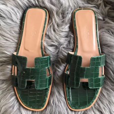 Hermes Oran Sandals In Green Shiny Niloticus Crocodile Hermes Oran Sandals In Green Shiny Niloticus Crocodile