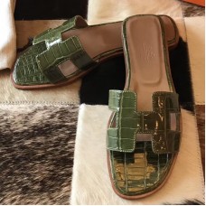 Hermes Oran Sandals In Olive Shiny Niloticus Crocodile Hermes Oran Sandals In Olive Shiny Niloticus Crocodile